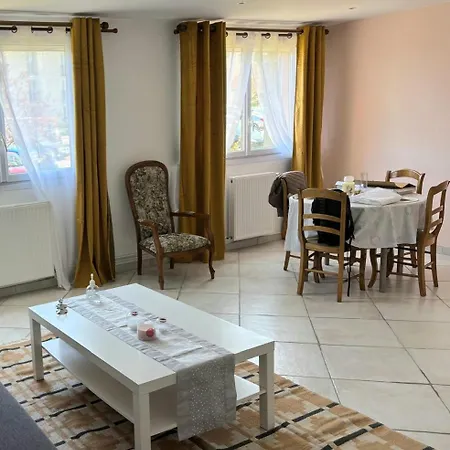 Cosy T2 Proche De Paris Et Orly Avec Parking & Wifi * Versailles